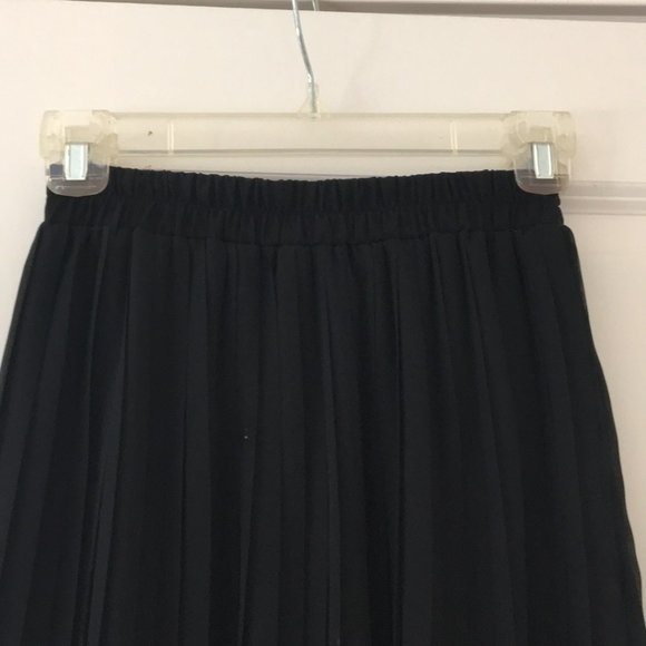 Pleated High Low Chiffon Skirt - Picture 3 of 5